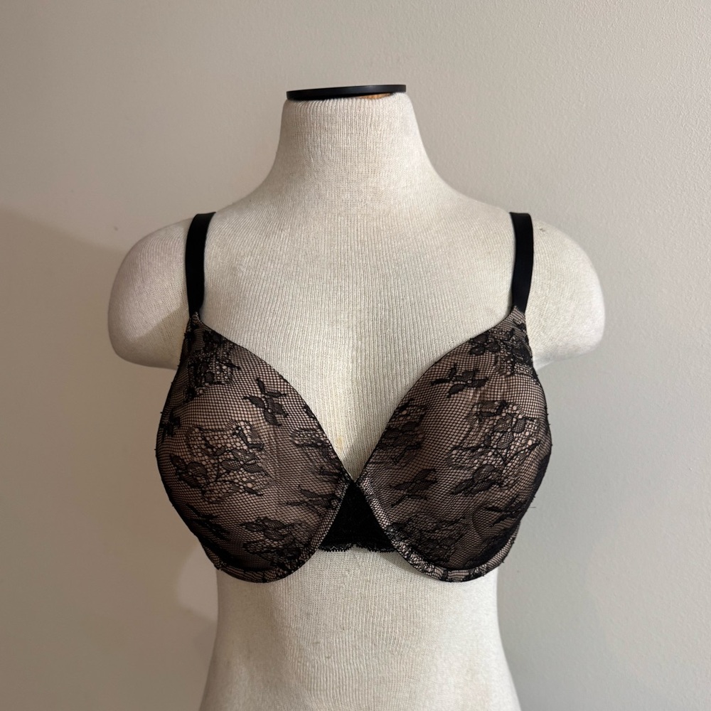 Victoria’s Secret Black Lace Bra 38D NWOT